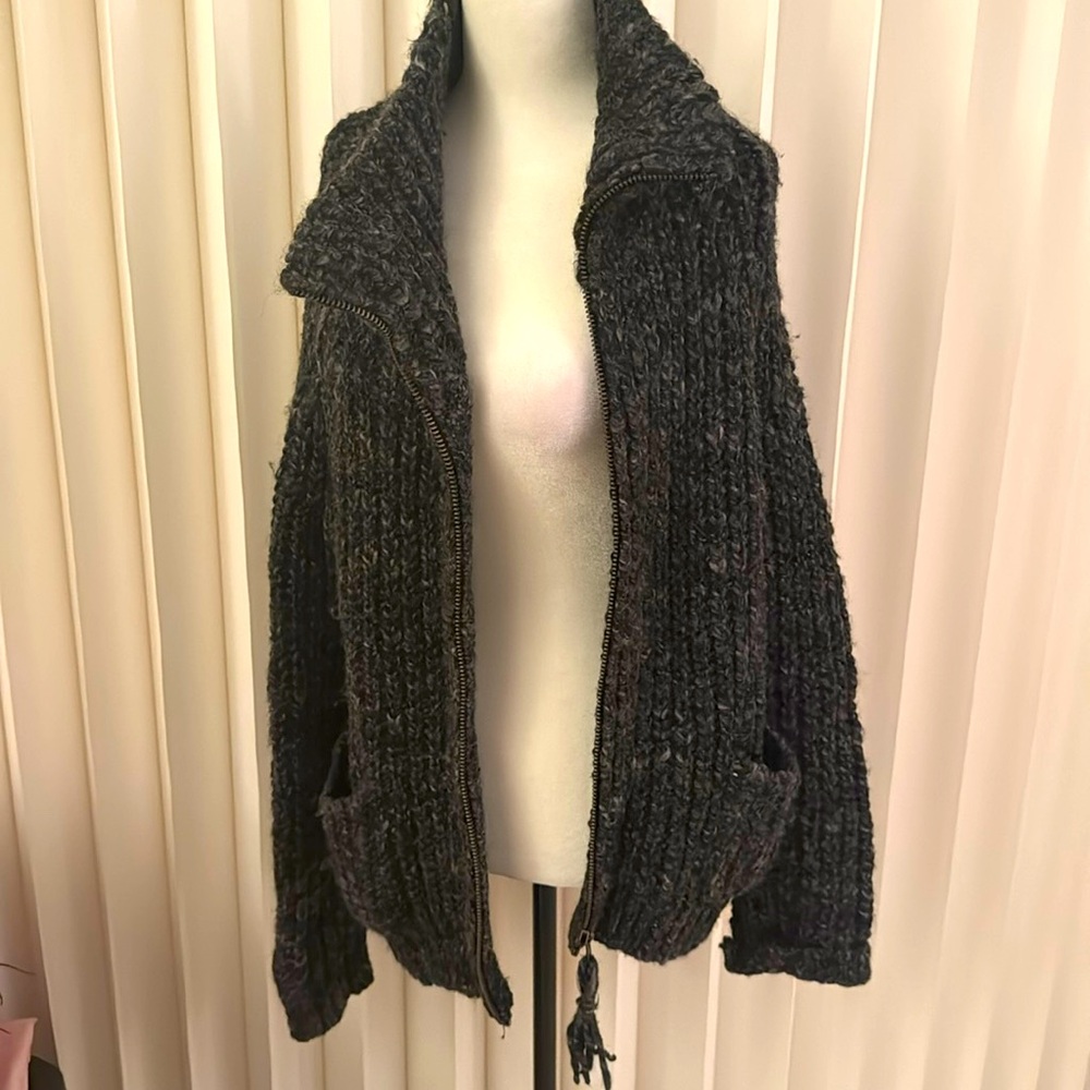 Aritzia sweater